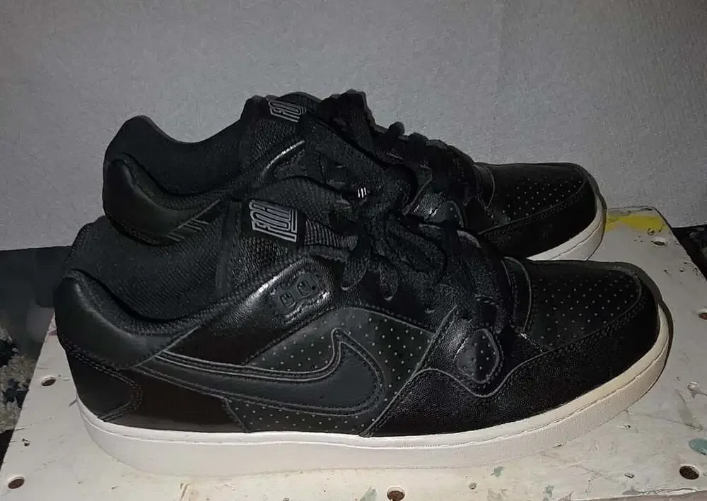 Nike Son of Force Size 9.5 Black Sneakers 616302-006